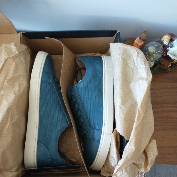 NIB.Frye Sneaker size 6.5. Ivy Diamond Emboss Low Lace. Women's Leather Sneaker. - Picture 2 of 6